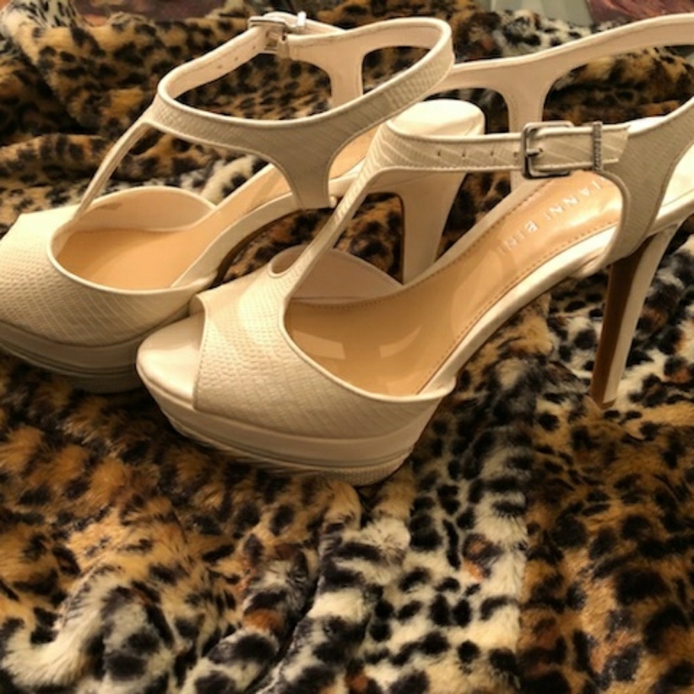 Gianni Bini Rylan Heels